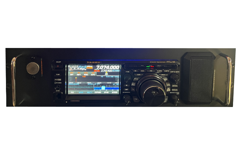 Yaesu FTDX10 with Mag Mic Clip and Speaker